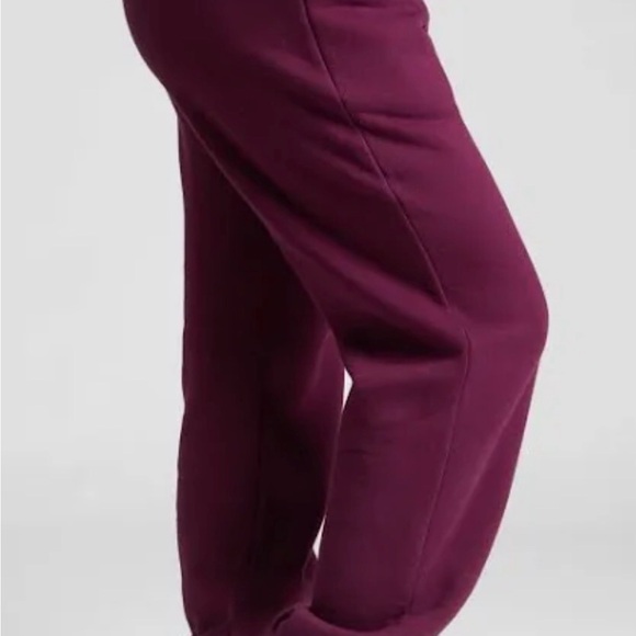🫶🏻 Travel Essentials Sweatpants
Plum women’s XS oversized sweatpants - Picture 3 of 5